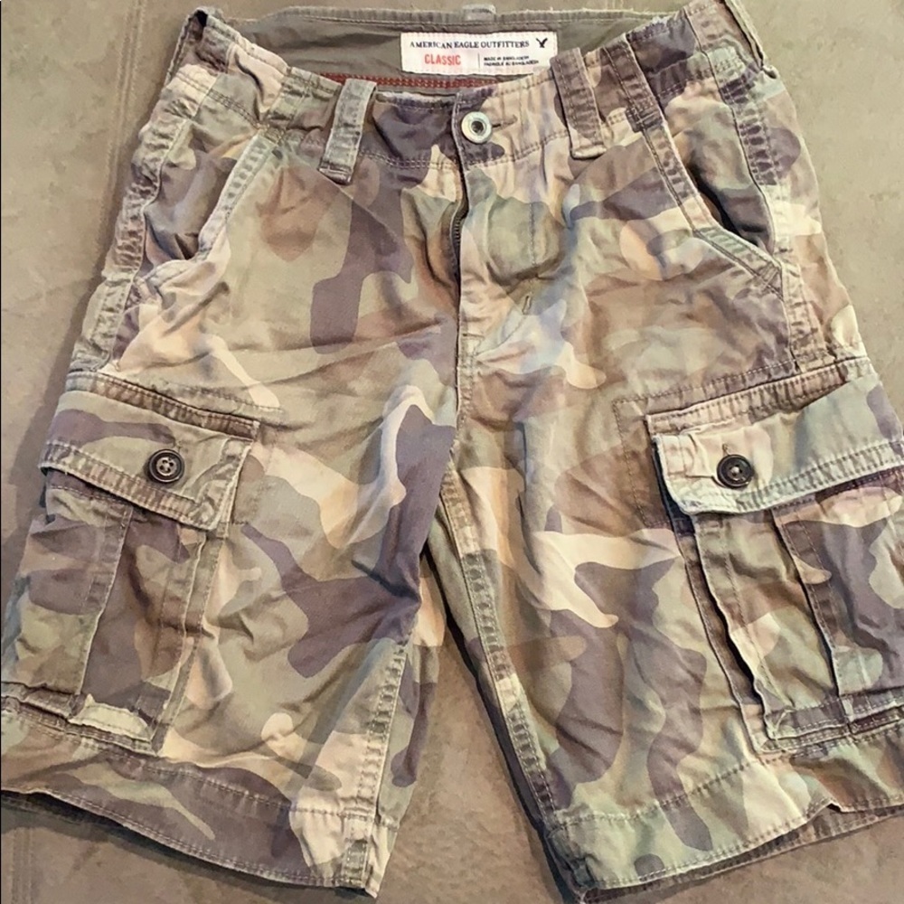 American Eagle camo shorts